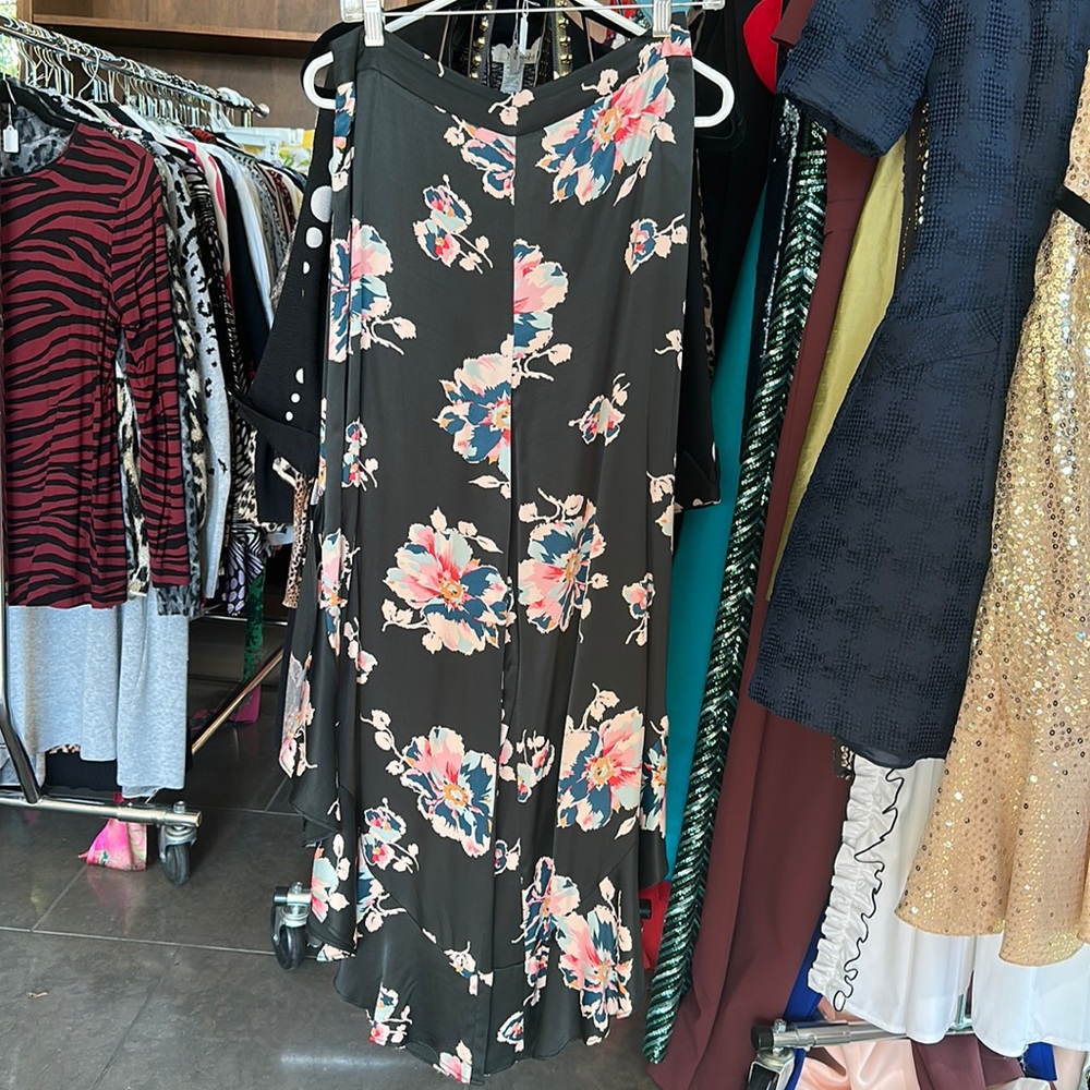Elevenses Floral Ruffle-Hemmed Pants